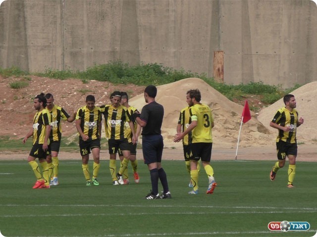 וחוגגים את השני (שקד מורג)